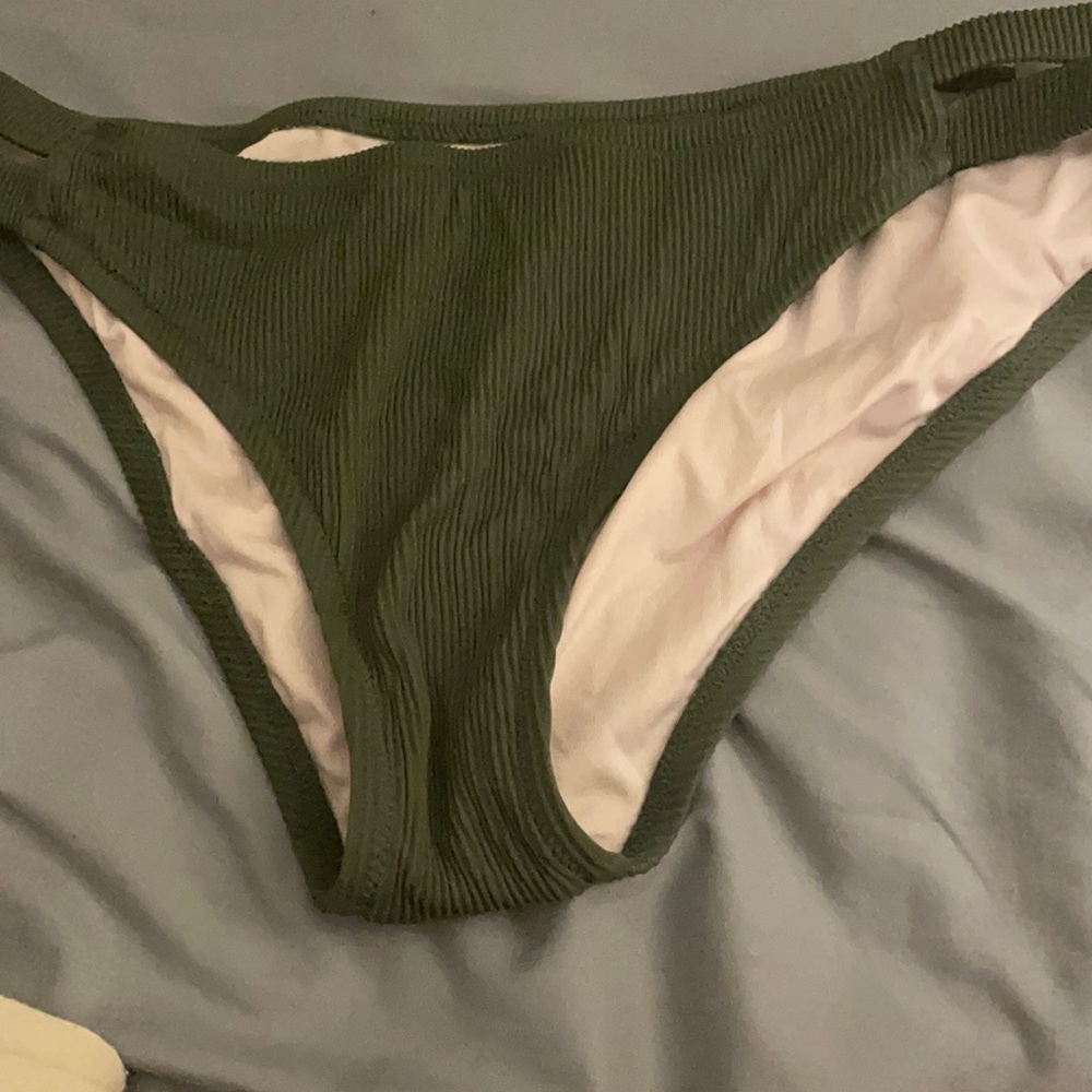 Bikini bottoms